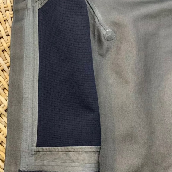 NEW Under Armour USA Jacket GORETEX Small - Picture 4 of 7